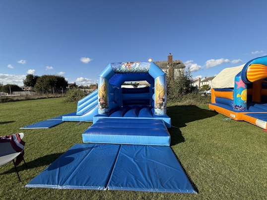 Party Fun N Slide (Moana)